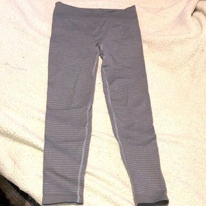 ⬇️ Athleta Shimmer Stripe Tights Leggings Gray L